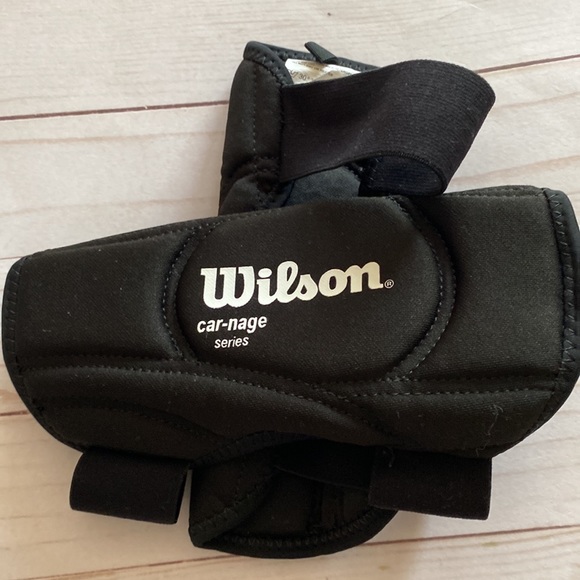 Wilson Adult Football Carnage Series Elbow Pad (Black) High Impact Protection - Picture 4 of 5